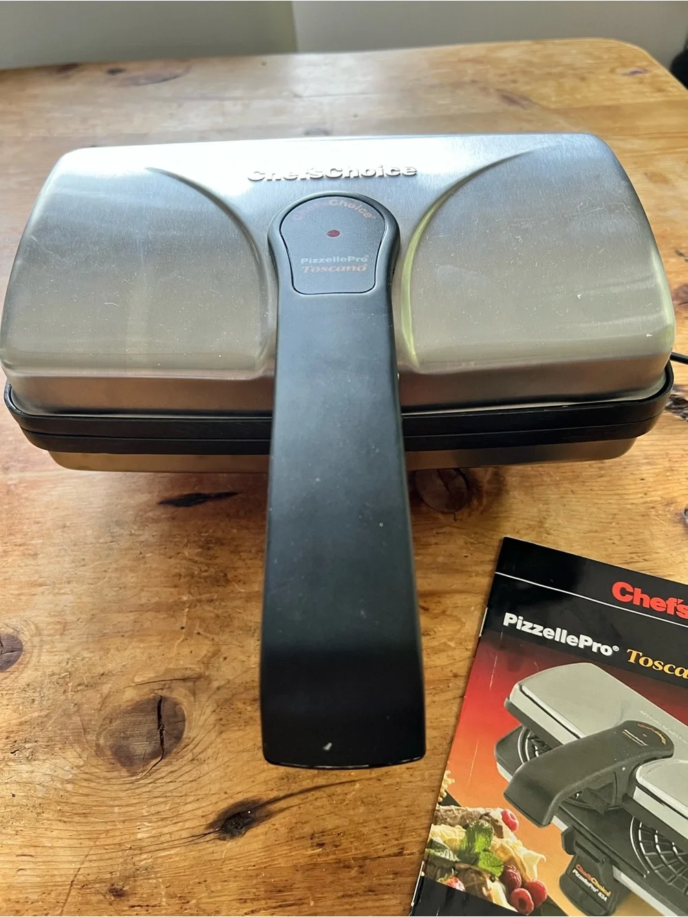 Pre owned Chef's Choice PizzellePro Toscano Model 834, electric waffle iron
